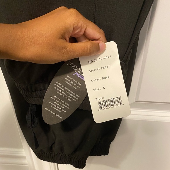 MOBB Mentality Jogger Scrubs - Picture 3 of 5